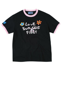 MEDM × YUY Jade Hugging Heart Slogan Contrast Trim Crew Neck Tee