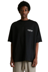 เสื้อยืดลายโลโก้ Arch SS24 ของ Fear Of God Essentials