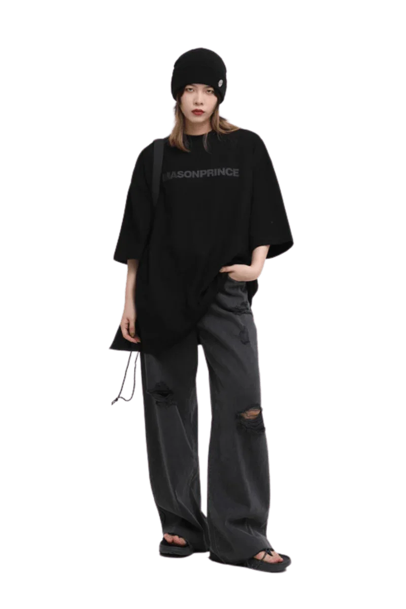 Masonprince Basic Logo Tee in Black, stylish oversized fit paired with relaxed jeans