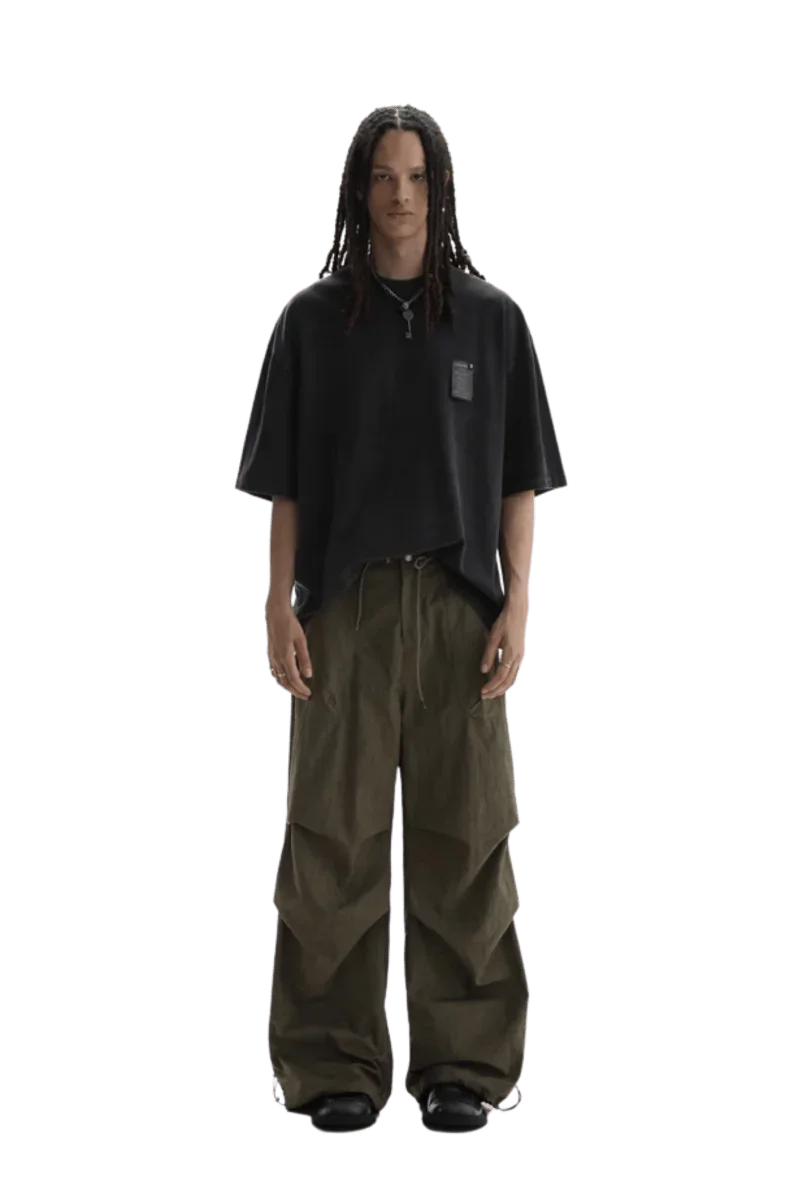 Model wearing Masonprince WashTag Tee black oversized short sleeve shirt with loose fit