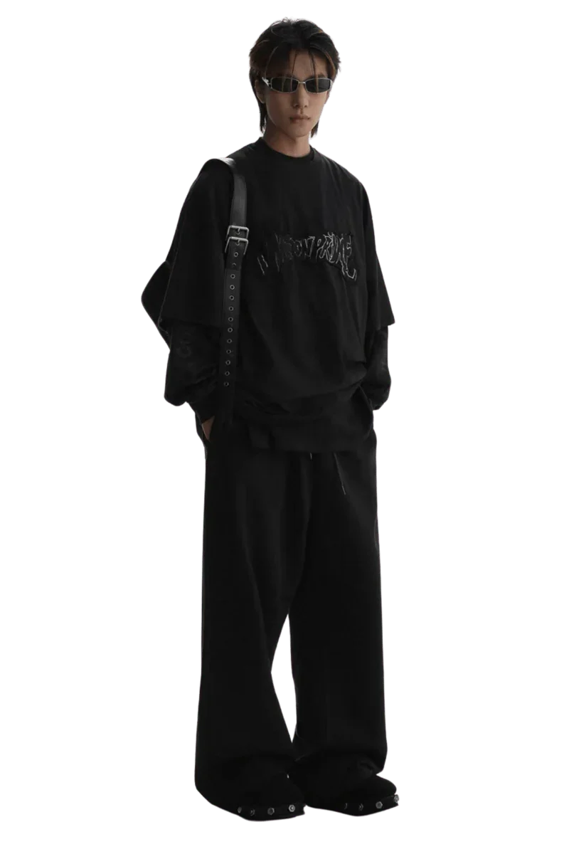Masonprince Vintage Patch Tee black oversized streetwear outfit with wide pants and sunglasses